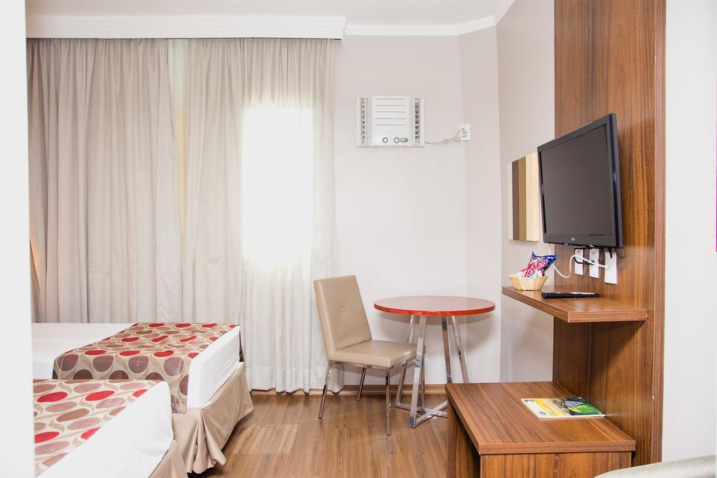 Class Hotel Pouso Alegre Exterior photo